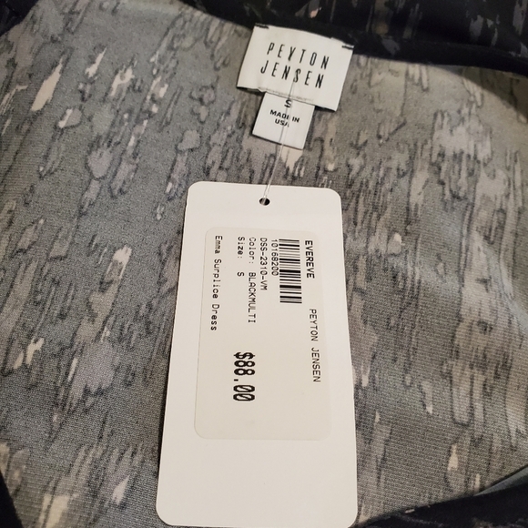 NWT Peyton Jensen Black Multicolored Emma Surplice Dress Size Small, Retail $88 - Picture 4 of 11